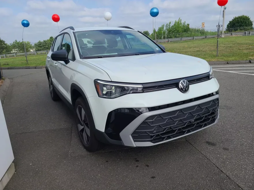 2025 Volkswagen Taos S photo 1