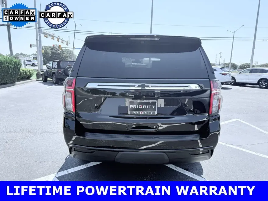 2022 Chevrolet Tahoe LT photo 1