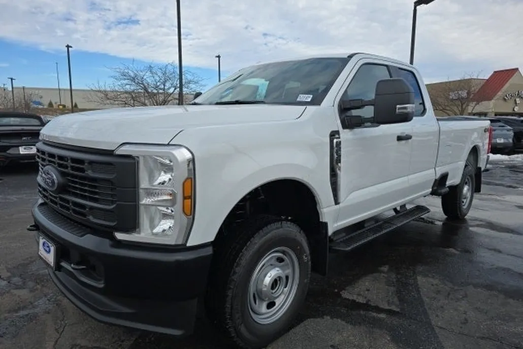 2025 Ford F-250 photo 1