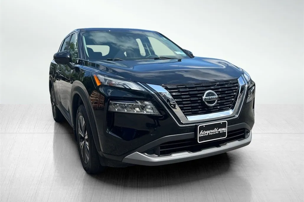 2021 Nissan Rogue SV photo 1
