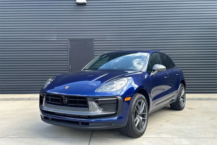 2024 Porsche Macan T photo 1