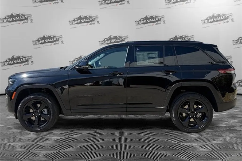 2025 Jeep Grand Cherokee Limited photo 1