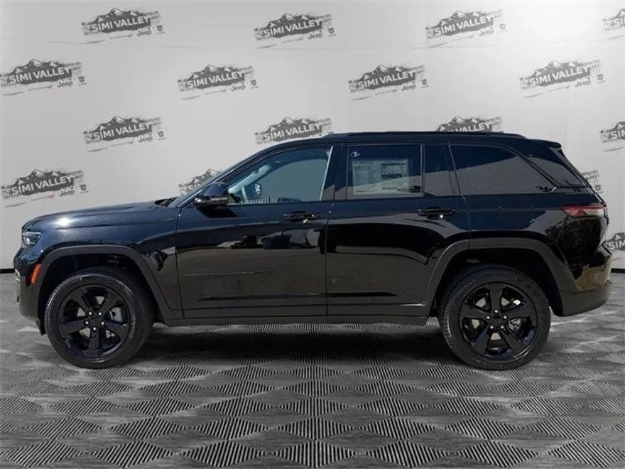 2025 Jeep Grand Cherokee Limited photo 1