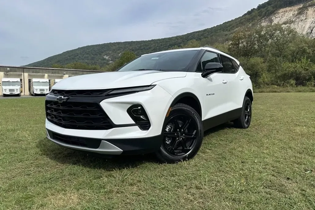 2025 Chevrolet Blazer 2LT photo 1