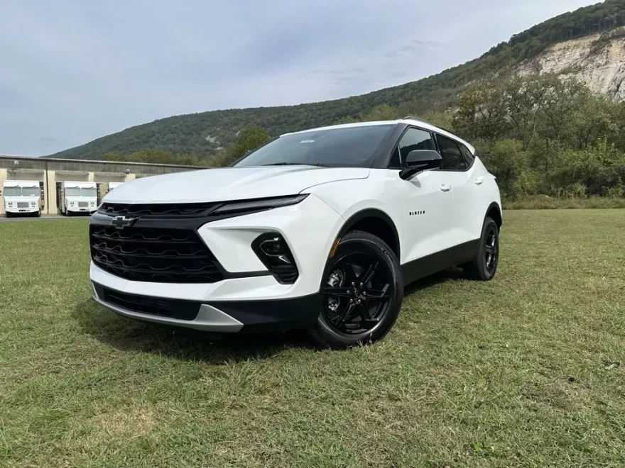2025 Chevrolet Blazer 2LT photo 1