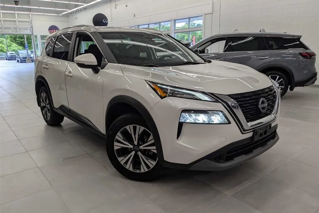 2022 Nissan Rogue SV photo 1