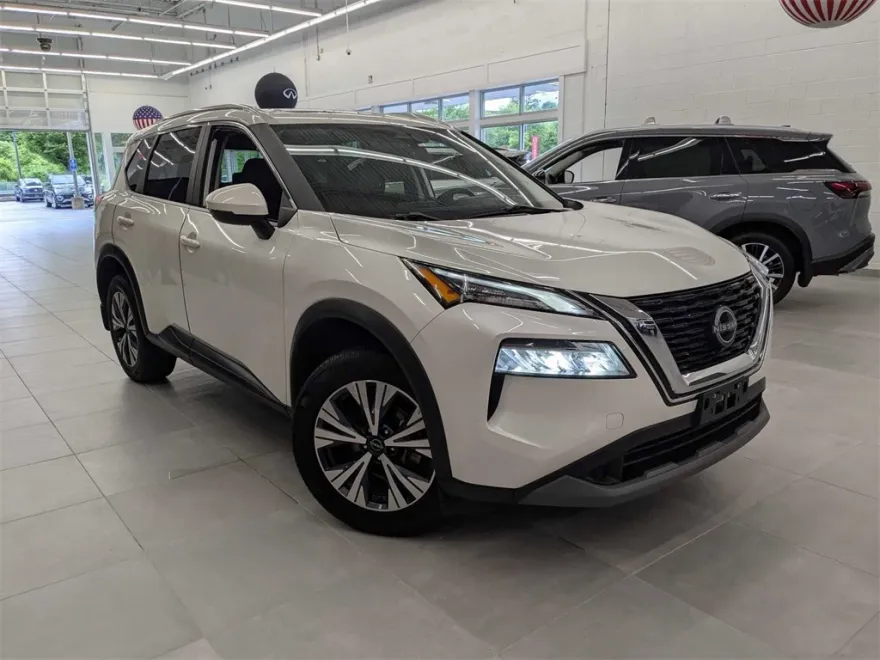 2022 Nissan Rogue SV photo 1