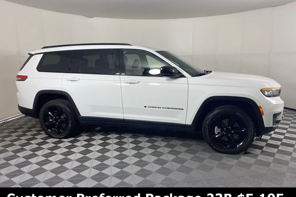 2023 Jeep Grand Cherokee Altitude photo 1