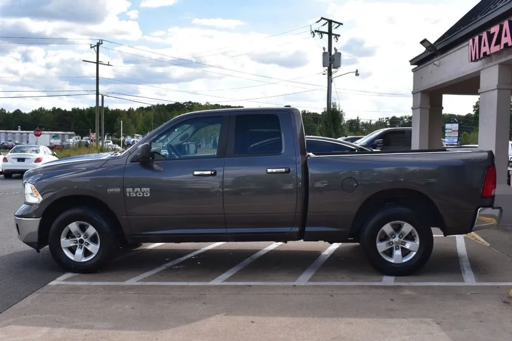 2017 Ram 1500 SLT photo 1
