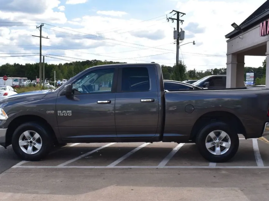 2017 Ram 1500 SLT photo 1