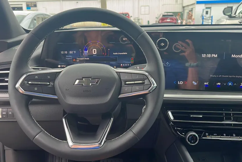 2026 Chevrolet Traverse photo 1