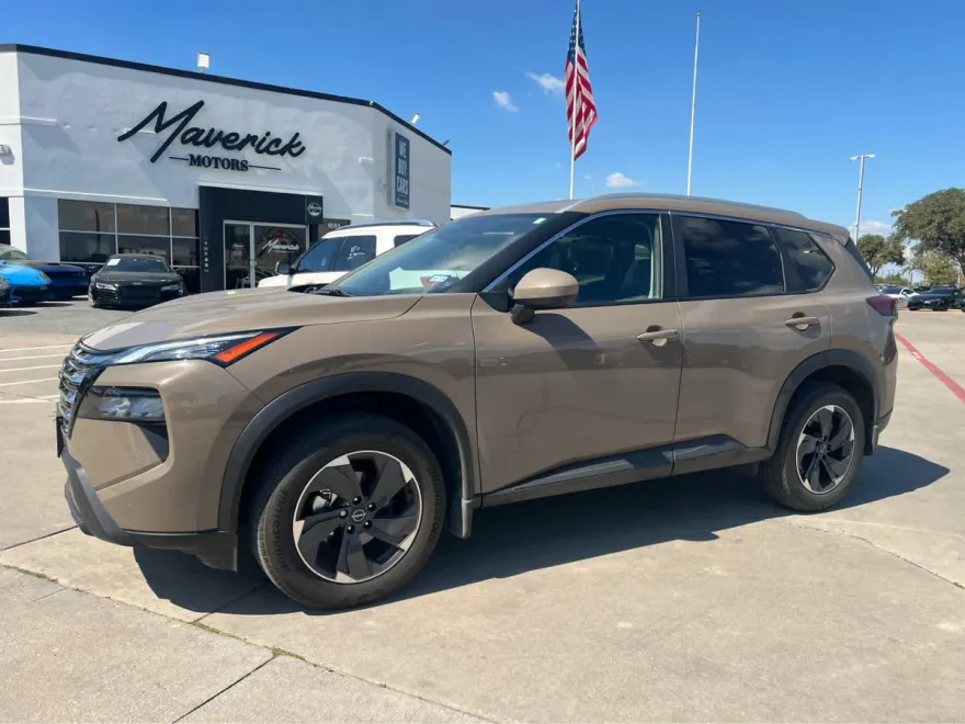 2024 Nissan Rogue SV photo 1