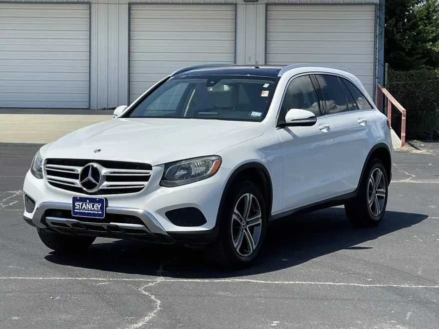 2019 Mercedes Benz GLC 300 photo 1