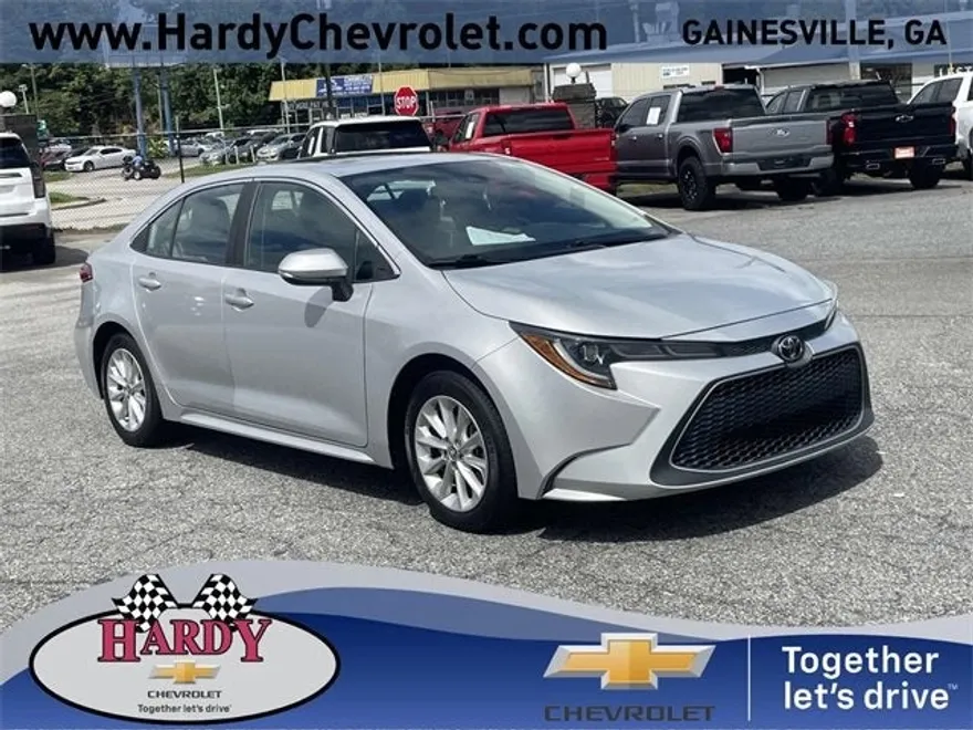 2021 Toyota Corolla XLE photo 1