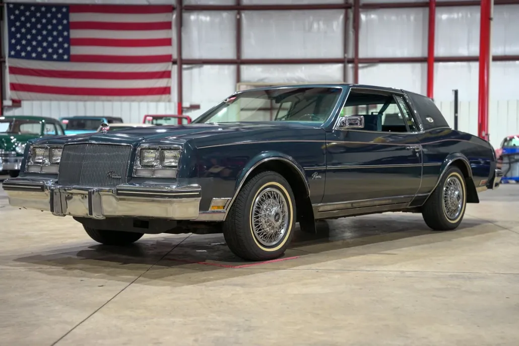 1985 Buick Riviera photo 1