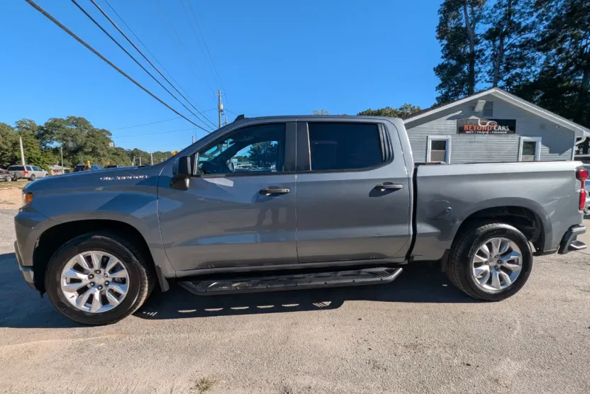 2022 Chevrolet Silverado 1500 Custom photo 1