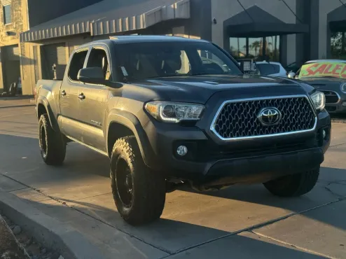 2018 Toyota Tacoma Double Cab TRD Off-Road photo 4