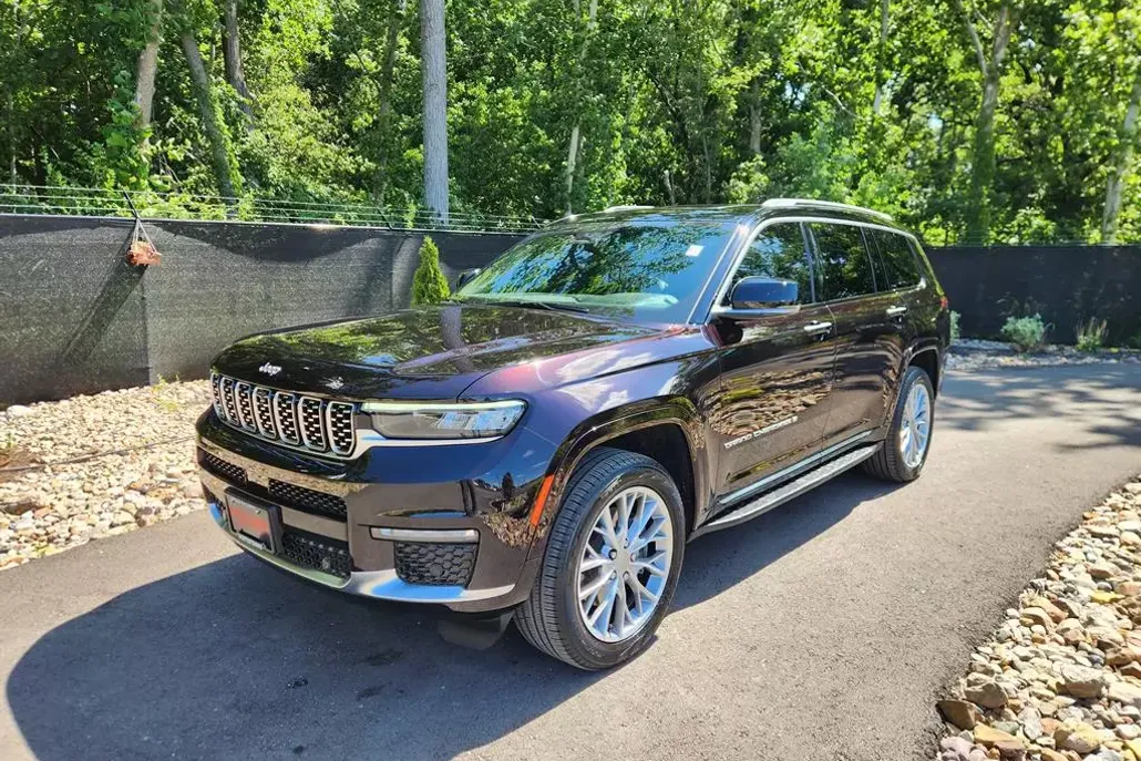 2023 Jeep Grand Cherokee L Summit photo 1