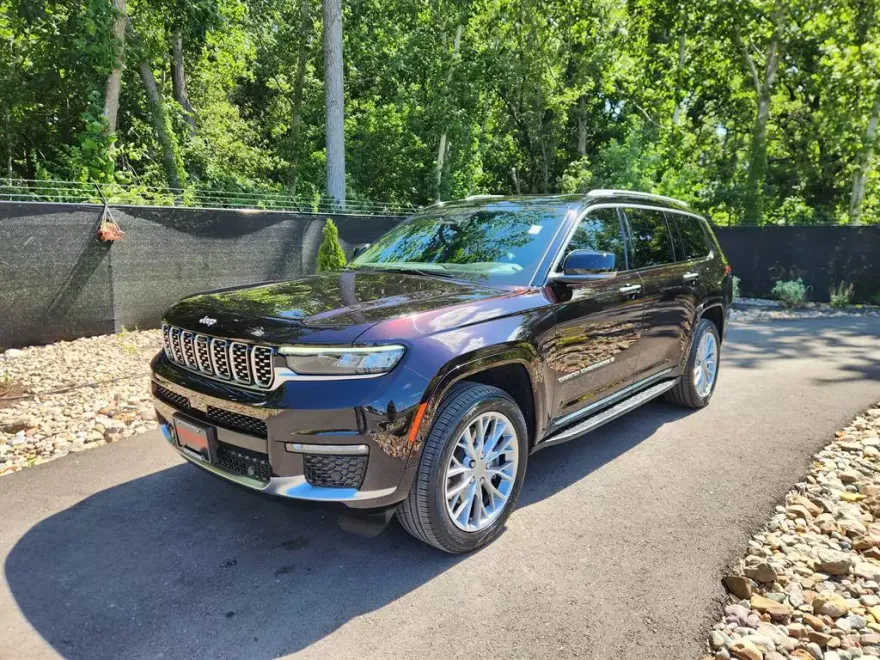 2023 Jeep Grand Cherokee L Summit photo 1