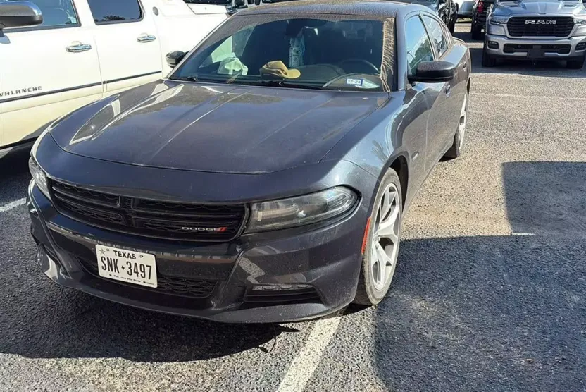 2016 Dodge Charger R/T photo 1