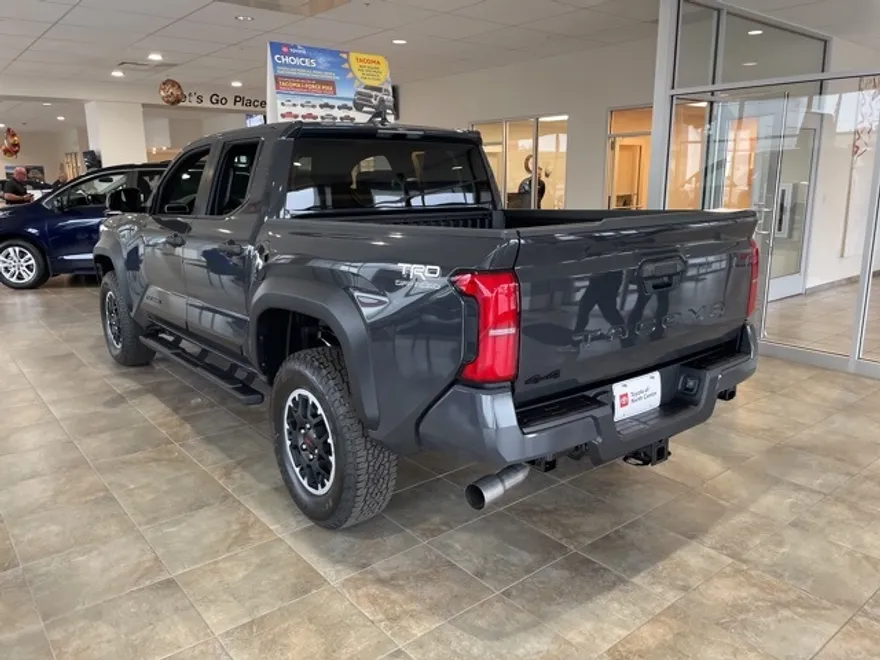 2025 Toyota Tacoma TRD Off-Road Double Cab photo 2