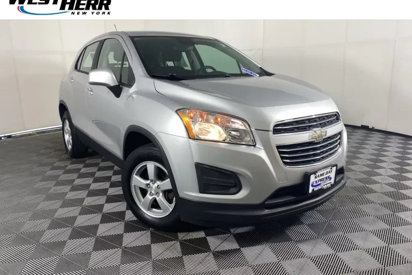 2016 Chevrolet Trax LS photo 1