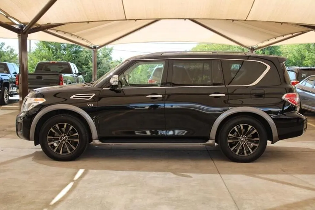 2017 Nissan Armada Platinum photo 1