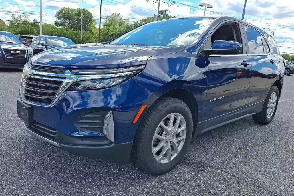 2022 Chevrolet Equinox LT photo 1