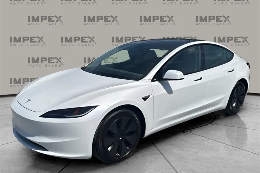 2025 Tesla Model 3 Long Range photo 1