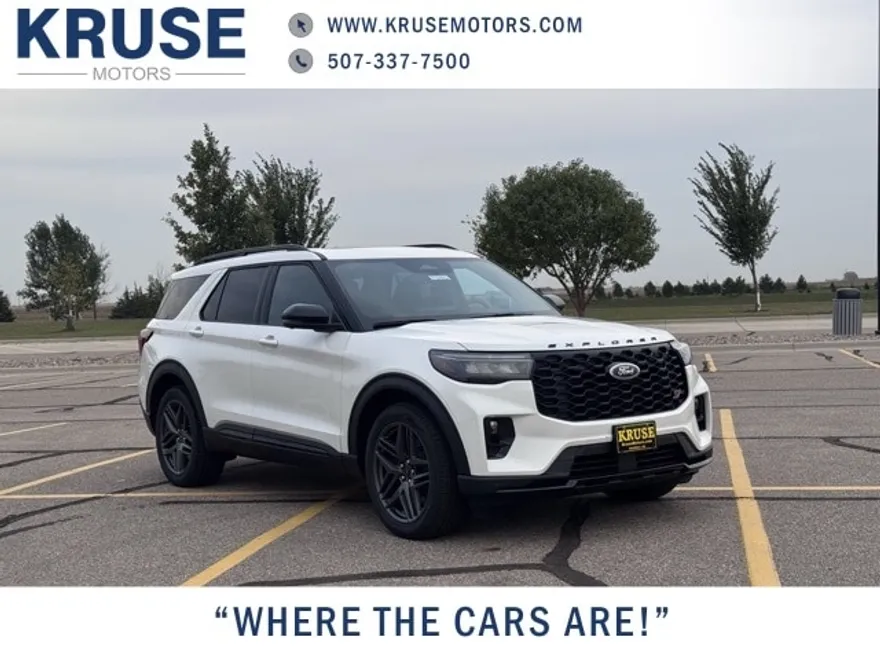 2025 Ford Explorer ST photo 1