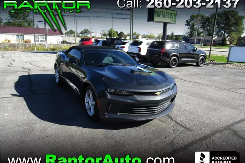 2017 Chevrolet Camaro 1LT photo 1