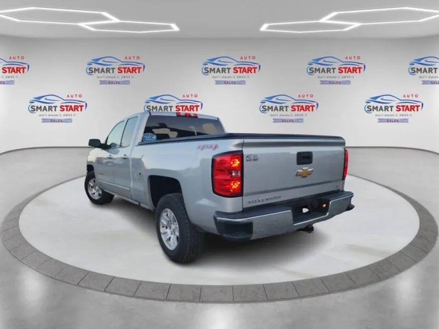 2016 Chevrolet Silverado 1500 LT photo 1
