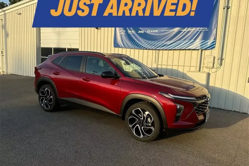 2024 Chevrolet Trax photo 1