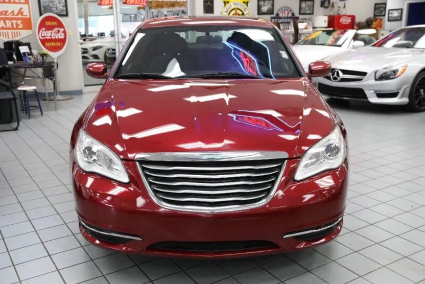 2012 Chrysler 200 Touring photo 1