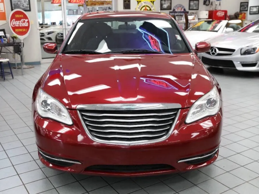 2012 Chrysler 200 Touring photo 1