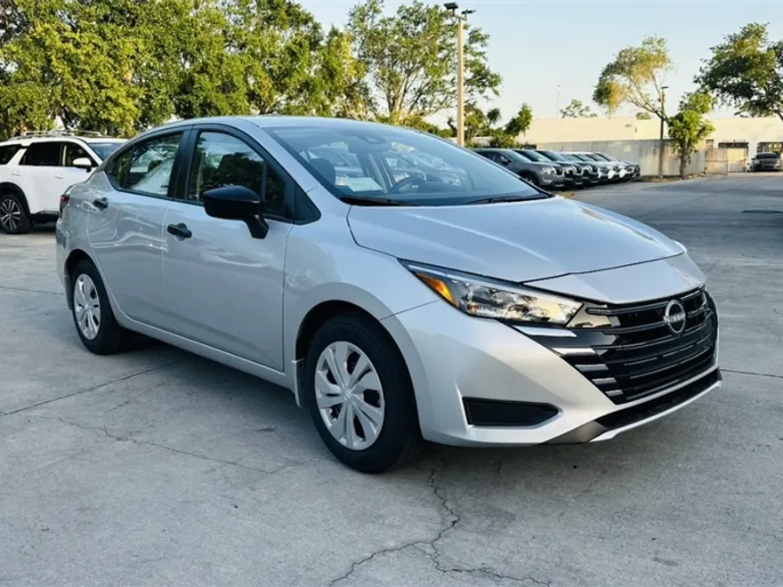 2025 Nissan Versa S photo 1