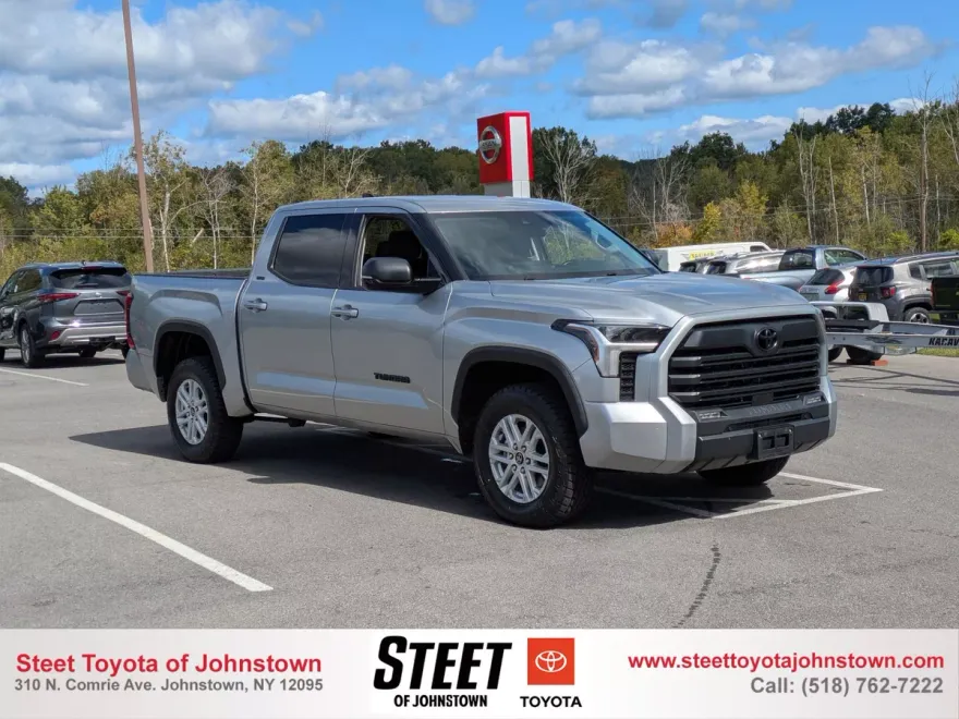 2022 Toyota Tundra SR5 photo 1