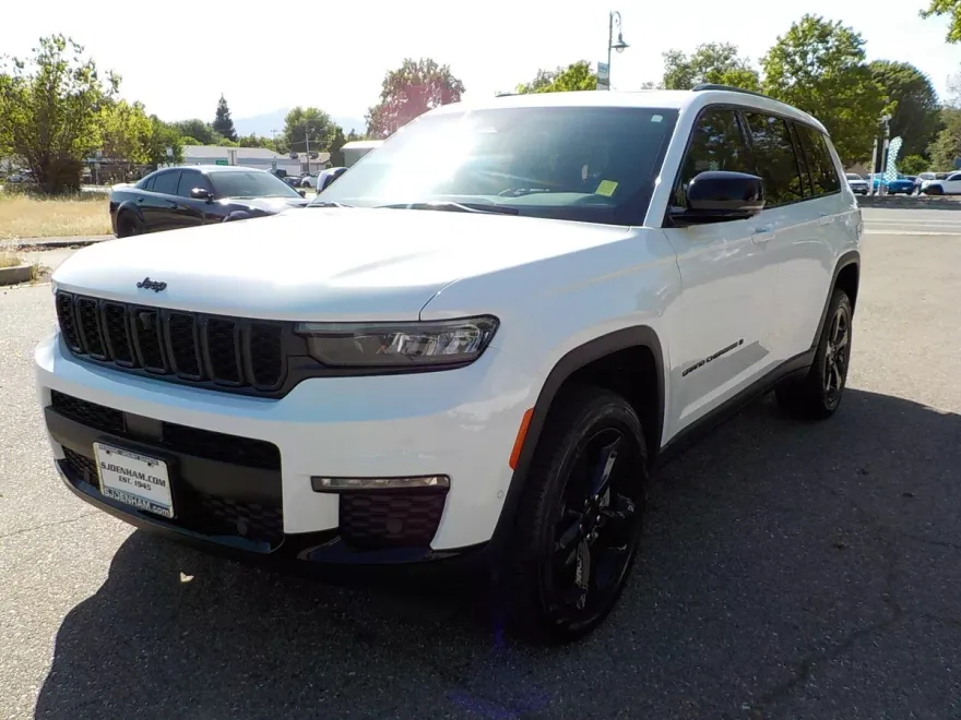 2025 Jeep Grand Cherokee L photo 1
