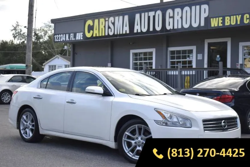2010 Nissan Maxima SV photo 1