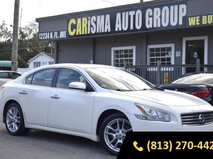 2010 Nissan Maxima SV photo 1