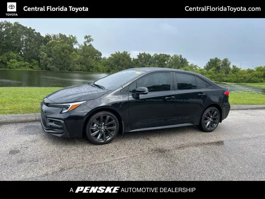 2024 Toyota Corolla SE photo 1