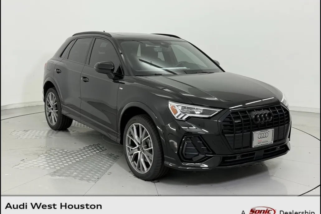 2025 Audi Q3 45 TFSI S line Premium Plus photo 1