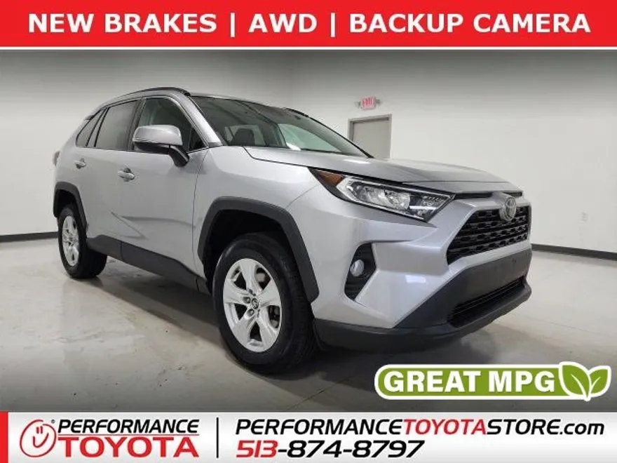 2021 Toyota RAV4 XLE photo 1