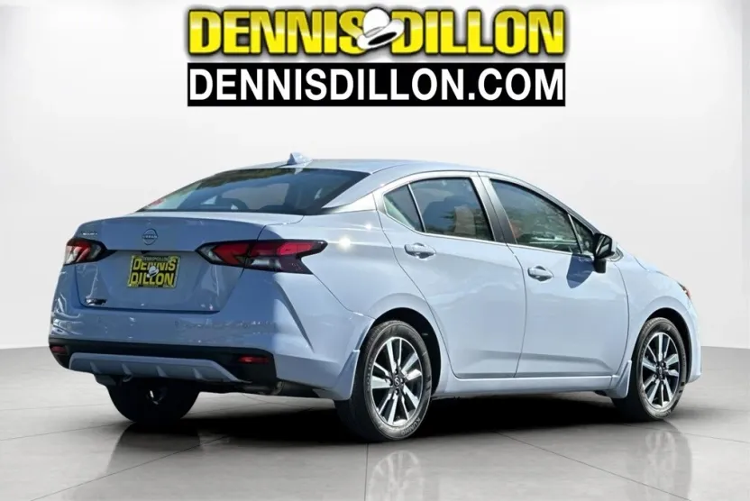 2025 Nissan Versa 1.6 SV photo 1