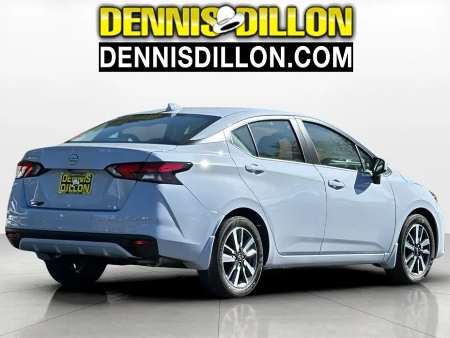 2025 Nissan Versa 1.6 SV photo 1