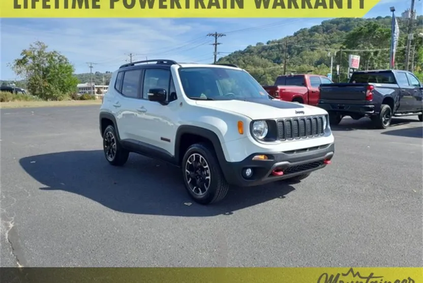 2023 Jeep Renegade Trailhawk photo 1