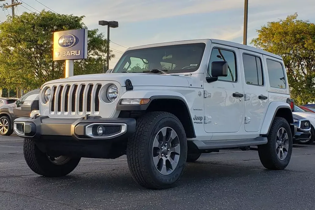 2019 Jeep Wrangler Unlimited Sahara photo 1