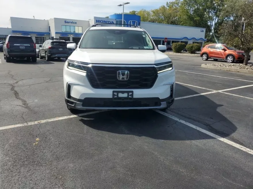 2023 Honda Pilot Elite photo 1