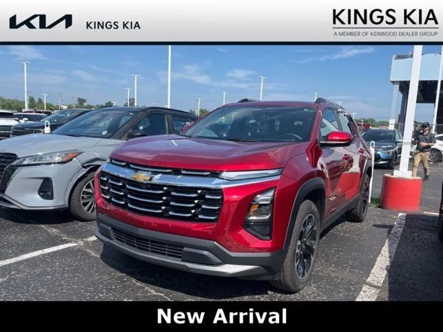 2025 Chevrolet Equinox LT photo 1