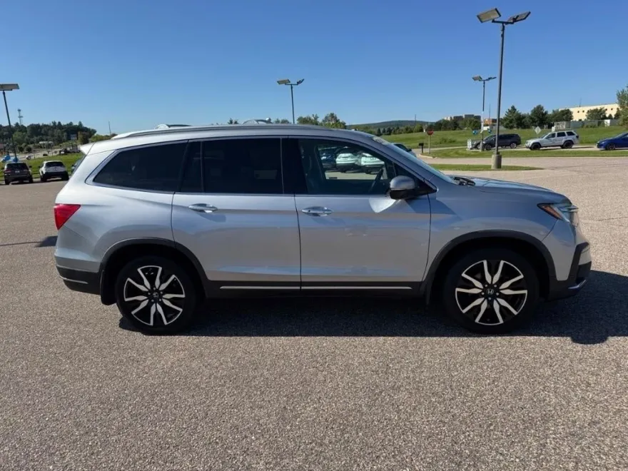 2019 Honda Pilot Elite photo 1